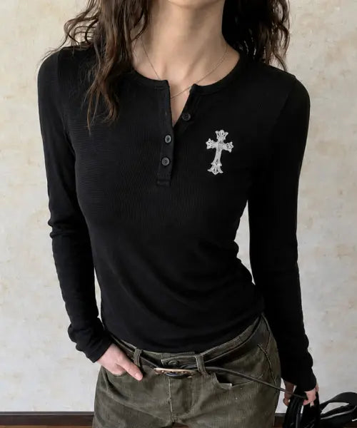 [DAMISH] Cross Embroidery Waffle Henly Neck_Black / 크로스 자수 와플 헨리넥_블랙