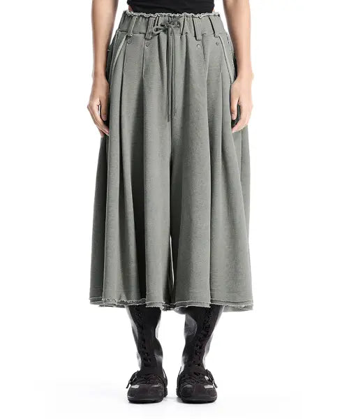 [TREEMINGBIRD] Raw-Edge Pleated Set-Up Bermuda Pants [ Light Gray ]