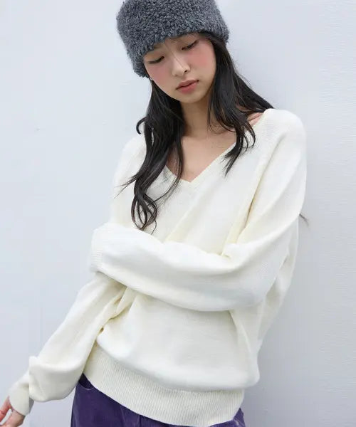 [MICHIKO LONDON KOSHINO] Plain V-neck Wool Knit Ivory / 플레인 브이넥 울 니트 아이보리