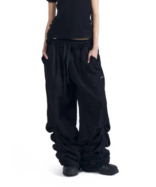 [AAKAM] Sediment Pin-Tuck Sweatpants (Black)