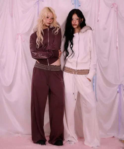 [LMR] Studded High-Neck Two-Way Zip-Up Hoodie Training Pants Set / [SET] 스터드 하이넥 투웨이 퍼 후드집업 트레이닝 팬츠 셋업 PLUMBERRY