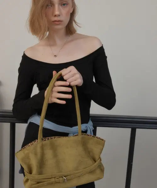 [LETERIE] MELLOW COMBI REVERSIBLE BELT TOTE BAG_SUEDE OLIVE / MELLOW REVERSIBLE BELT TOTE BAG_SUEDE OLIVE
