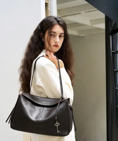 [ATHE VANESSABRUNO] DEMAIN Dark Brown Leather Shoulder Bag L / [DEMAIN] 다크브라운  레더 드망 숄더백 L AABA6F286W3