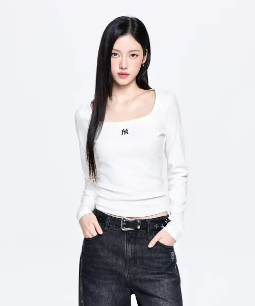 [MLB] WomenS Basic Slim Semi Crop Square Neck Long Sleeve T-Shirts / 여성 베이직 슬림 세미크롭 스퀘어넥 긴팔 티셔츠 NY (Cream)