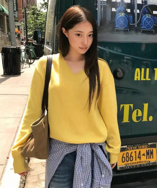 [SOMEWHEREBUTTER] Meld V-Neck Knit - Deep Yellow
