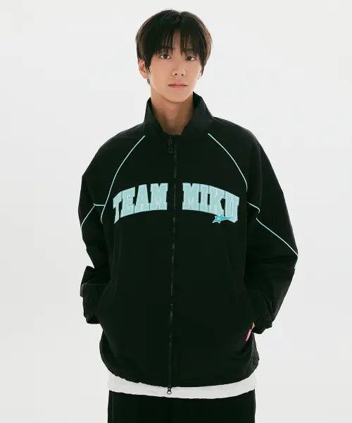 [SPAO] Hatsune Miku Windbreaker (Black) / [하츠네미쿠] 윈드브레이커(Black)_SPJJG37U02
