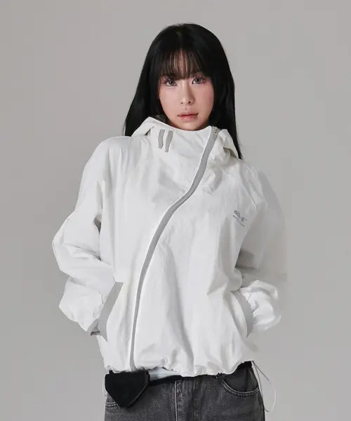 [ESCAPEFROM] ESCF Logo-Detail Diagonal Zip Windbreaker White / ESCF 로고 포인트 사선 클로징 윈드 브레이커 화이트