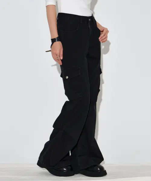 [HELENE PARIS] Studded Pin Tuck Cargo Bootcut Pants [Black] / 스터드 핀 턱 카고 부츠컷 팬츠 [블랙]