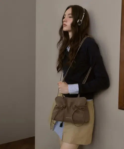 [CHARLES \u0026 KEITH] Riss shirring bow shoulder bag stone gray CK2-20151672-1 / 리스 셔링 보우 숄더백 스톤 그레이 CK2-20151672-1