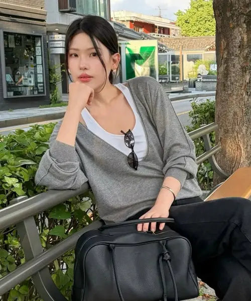 [GENERALIDEA] woman deep v-neck loose fit knit pullover [melange grey] / [수연 PICK] 딥 브이넥 루즈핏 니트 풀오버 [MELANGE GREY] / GF3LKP506