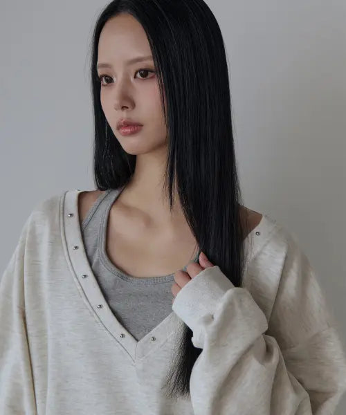 [5OML] Stud V-Neck Sweatshirt (Oatmeal) / 스터드 브이넥 스웻셔츠(오트밀)