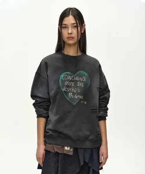 [ADSB ANDERSSON BELL] (ESSENTIAL) UNISEX SPRAY WASHED HEART MESSAGE SWEATSHIRT (CHARCOAL)