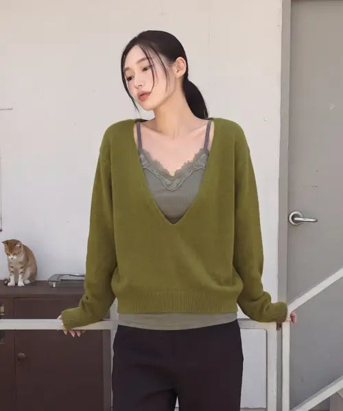 [FOLNUA] PLONGER DEEP V NECK KNIT (OLIVE)