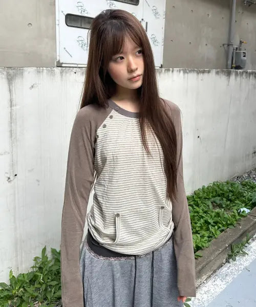 [AEAE] BUTTON SHIRRING POCKET TEE [BROWN]