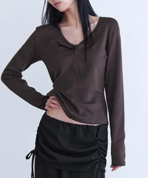 [LONDONDADA] Twist Neck Slim Long-Sleeve T-Shirt, BROWN