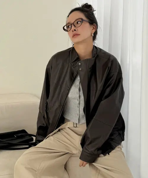 [PLACE STUDIO] Cut-line Shirring Pocket Detail Two-Way Oversized Blouson Leather Zip-up Jacket [Brown] / 절개라인 셔링 포켓 디테일 투웨이 오버핏 블루종 레더 집업 자켓 [브라운]