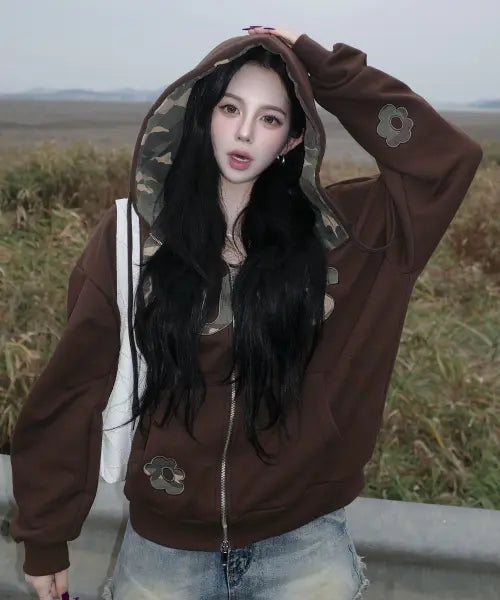 [OURSAYSOUR] OURS Camo Flower Appliqué Hoodie Zip-up Brown / OURS 카모 플라워 아플리케 후드집업 브라운