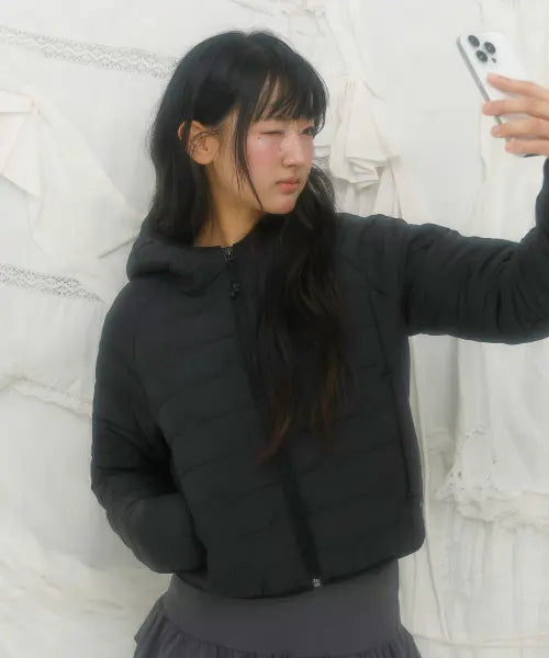 [LMR] [Soft Airfill] Floral Quilting Color-Block Crop Padded Hoodie BLACK / [소프트 에어필] 플로럴 퀼팅 배색 크롭 후드 경량 패딩 BLACK