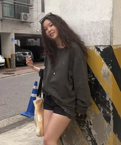 [CHAMPION] C Logo Dyed Oversized Jogger Tag Long Sleeve T-Shirt Charcoal / C로고 다잉 오버핏 조그택 롱슬리브 티셔츠 Charcoal