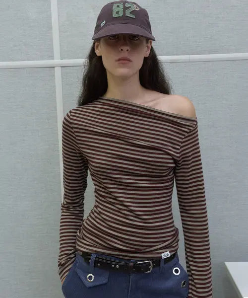 [KIJUN] STRIPE ONE-SHOULDER LONG SLEEVE TOP_BURGUNDY