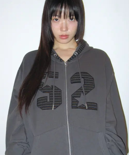[AMES-WORLDWIDE] 52 STRIPE APPLIQUE HOODIE ZIP-UP CHARCOAL