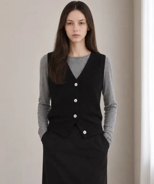 [LEIE] V-neck Knit Vest Cardigan - Black / 브이넥 니트 베스트 가디건 블랙