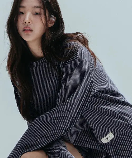 [ANNEHEARTS] Fine Stripe Round Tee - Black / Fine Stripe Round Tee_BLACK