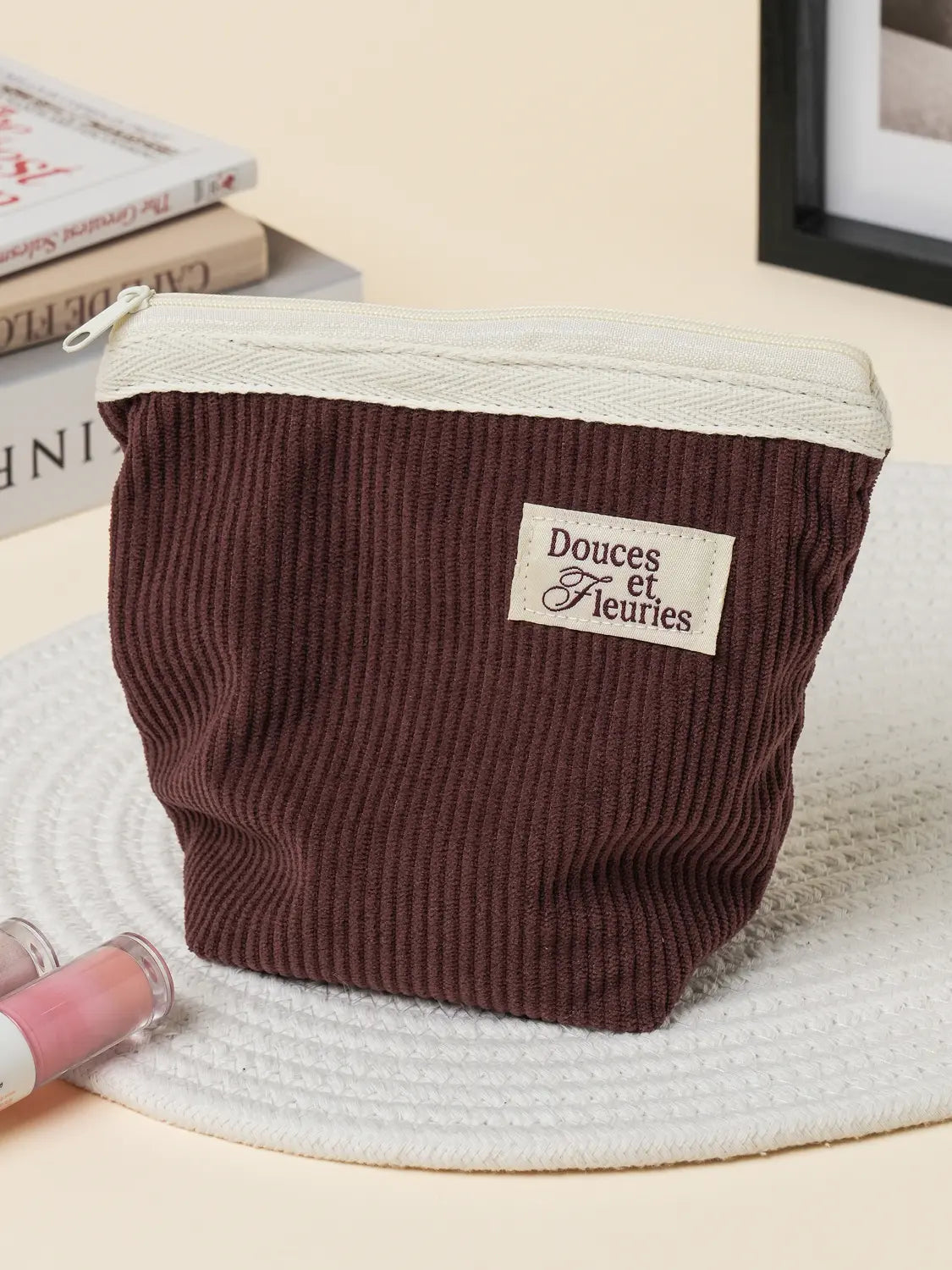 [DAISO] Corduroy Trapezoid Pouch - Wine / 가을무드 코듀로이 사다리꼴 파우치 와인