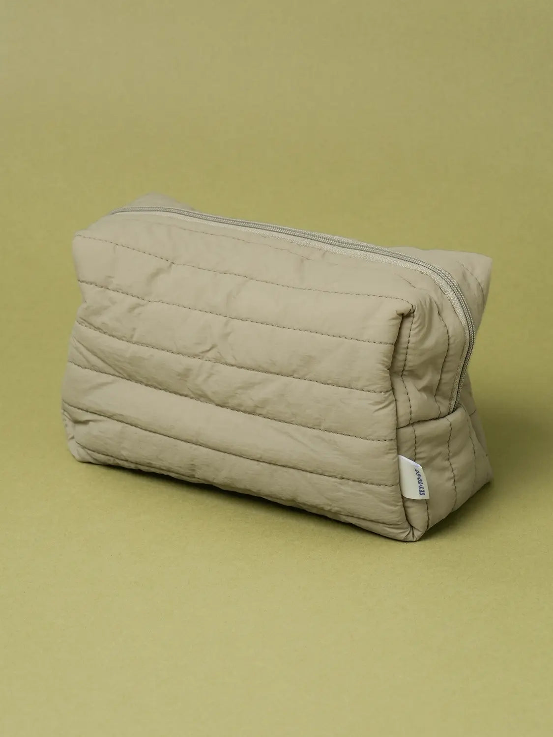 [DAISO] Quilted Pouch Large - Beige / 퀼팅 원포인트 파우치 대형 베이지