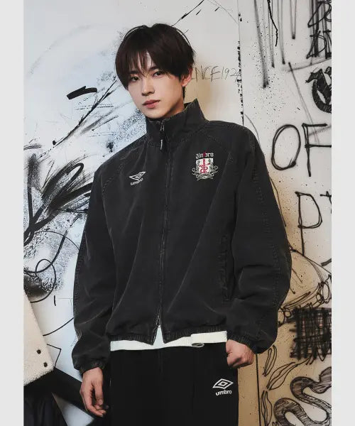[UMBRO] DISTRICT11 Stannec Washing Windbreaker Jacket Charcoal / DISTRICT11 스탠넥 워싱 바람막이 자켓 챠콜 UR321CJK99