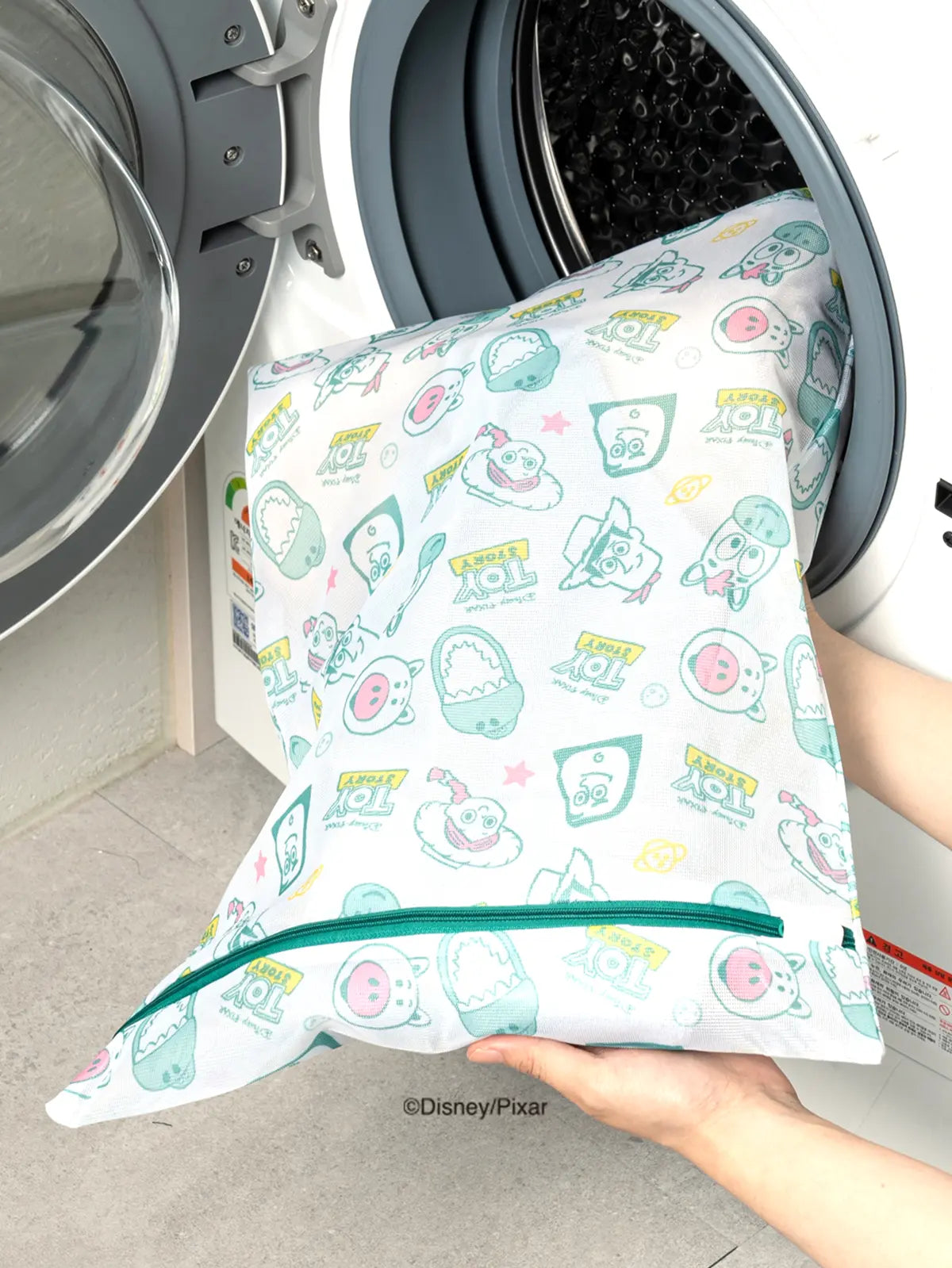 [DAISO] Disney Toy Story Square Laundry Bag 35 X 50 cm / 디즈니 토이스토리 사각 홑겹 세탁망 35 X 50 cm
